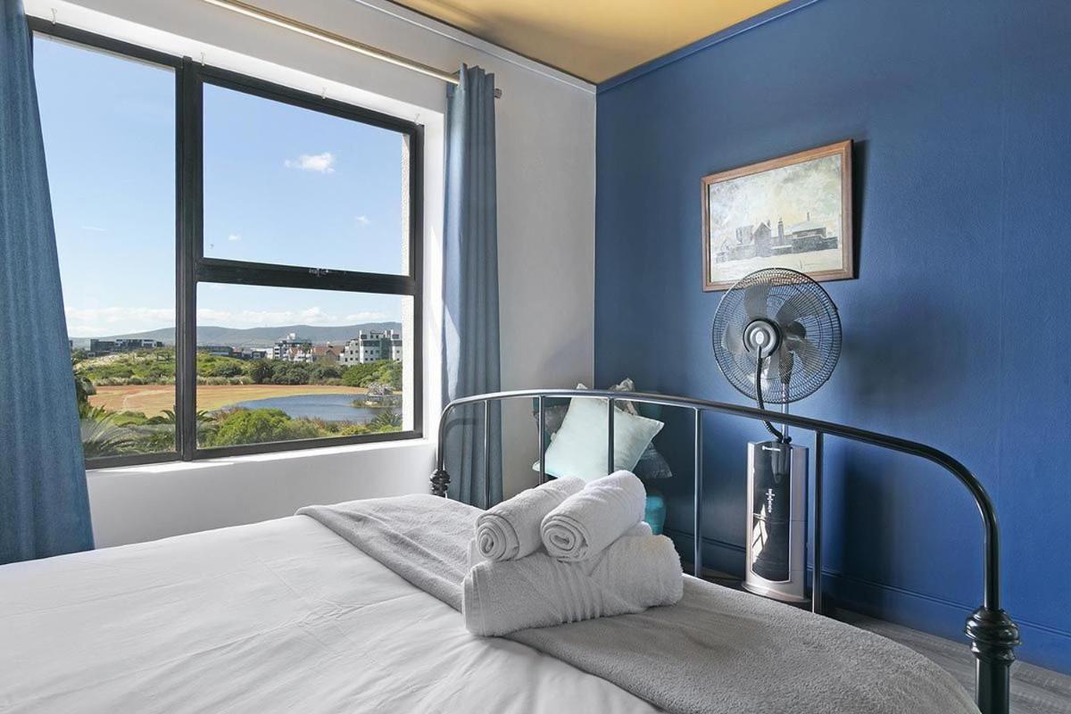Waters Edge 220 Le Cap